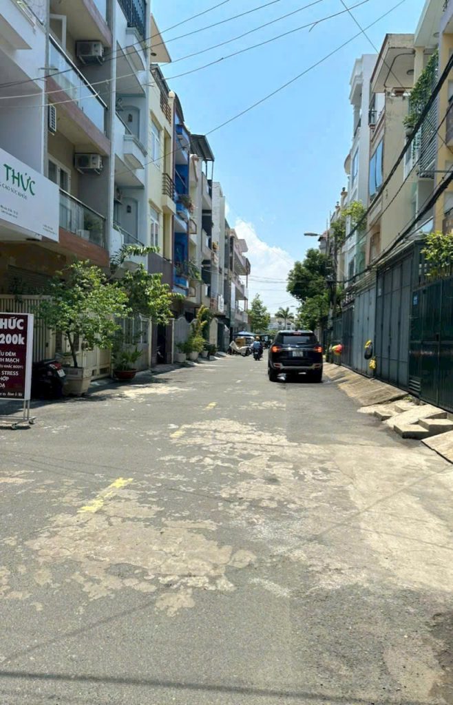 Bán Nhà Đối Diện Emart Phan Văn Trị Gò Vấp – Hẻm Xe Hơi 10m, 4x18m, Giá Chỉ 14 Tỷ
