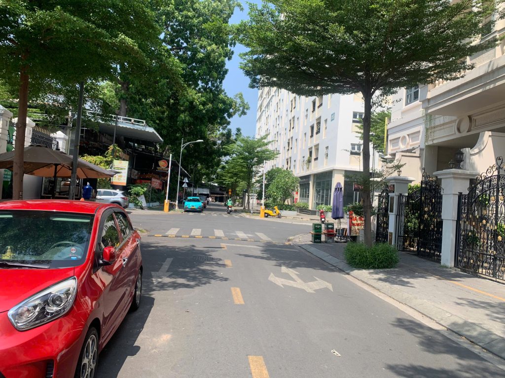 Nhà Có Hầm + Thang Máy Cityland Park Hills Phan Văn Trị – 5x20m – Giá 24 Tỷ